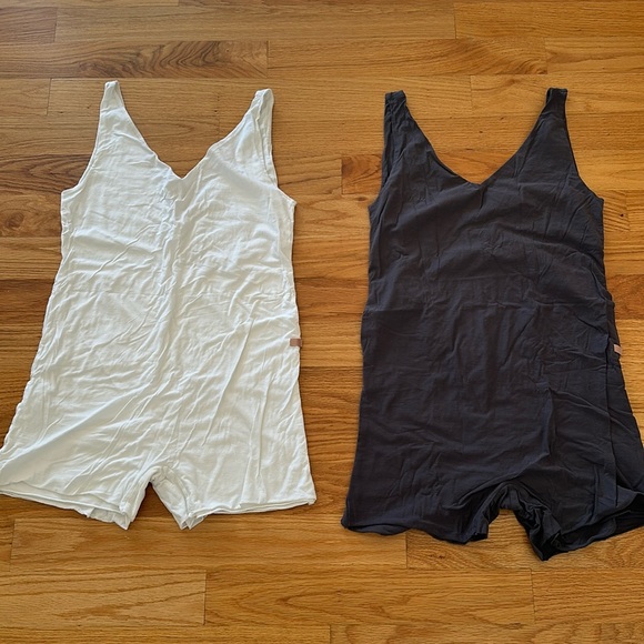 SOLD!!!! Lunya Women's White AND Grey Cotton Pajama Romper/Jumpsuit, S - Picture 1 of 4